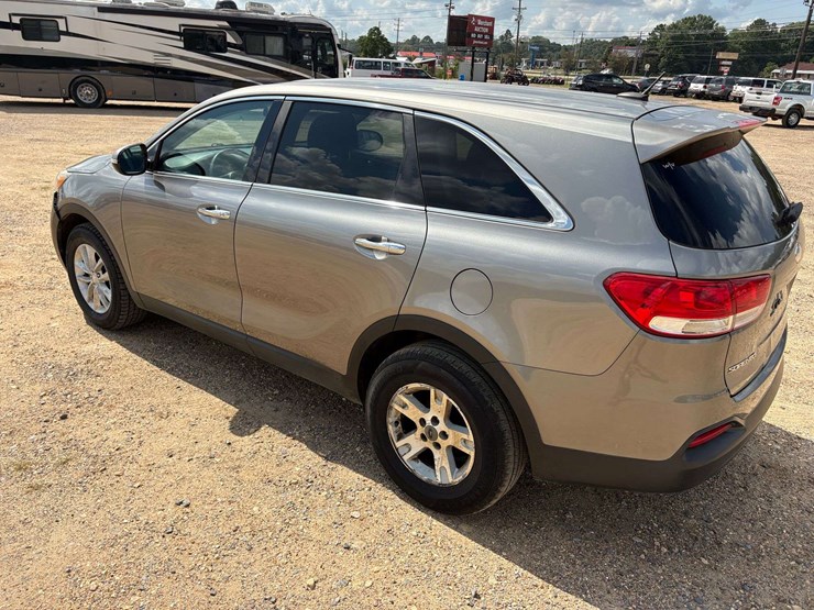 2017-kia-sorento-image-2