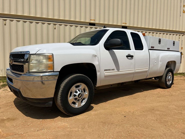 2011-chevrolet-2500hd-image-1