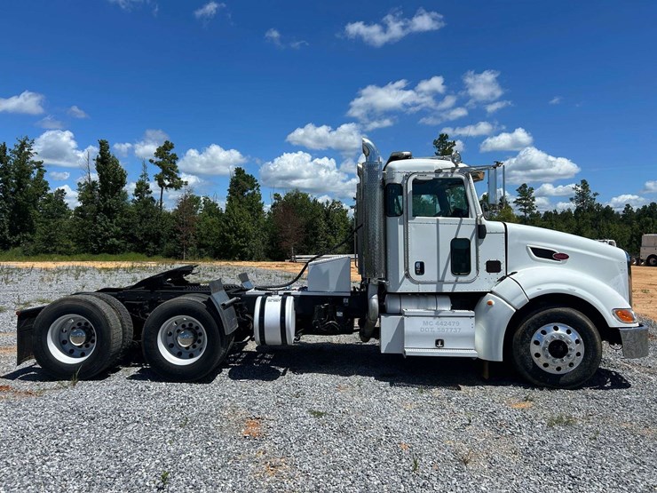 2010-peterbilt-386-image-4
