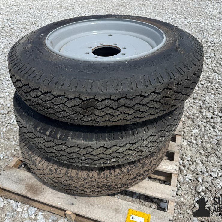 Galaxy 9-22.5 Tires On Kinze 8 Bolt Wheels (BID PER UNIT)