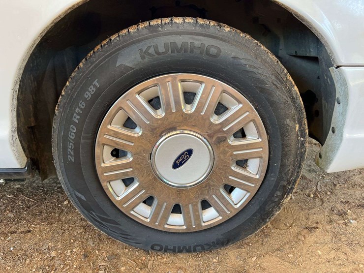 2003-ford-crown-vic-(188,503-miles)-image-12