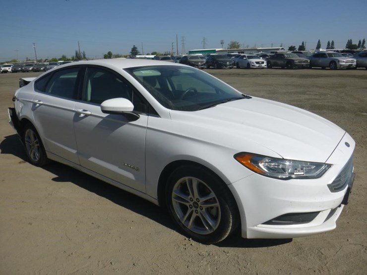 2018-ford-fusion-sedan-image-2