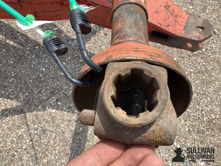hesston-5600-image-18
