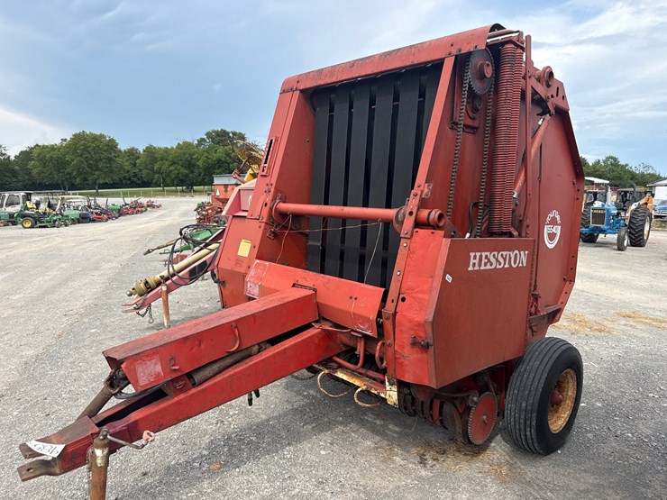 hesston-5540-image-1