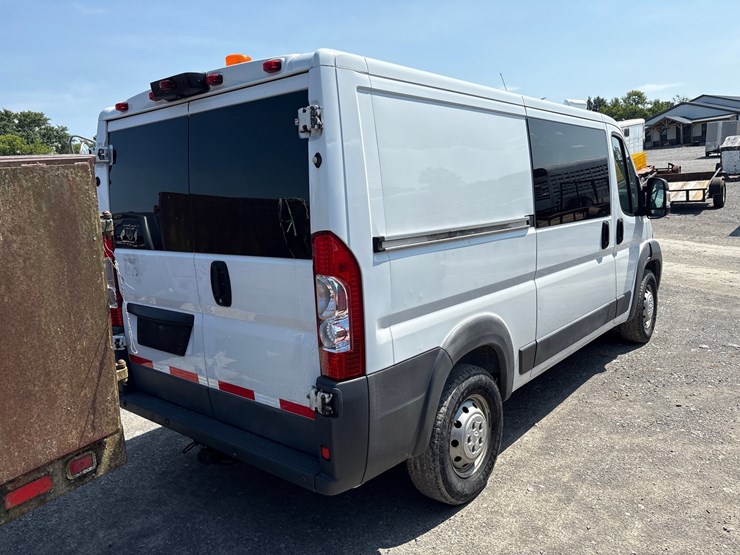 2015-ram-promaster-1500-image-3