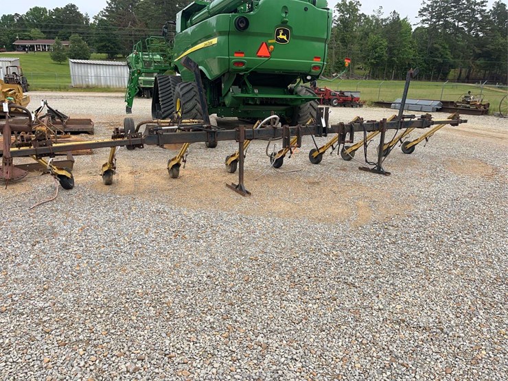 8-row-layby-rig-image-1