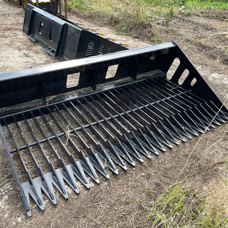 #9811 • Wolverine 72" Rock Bucket Attachment