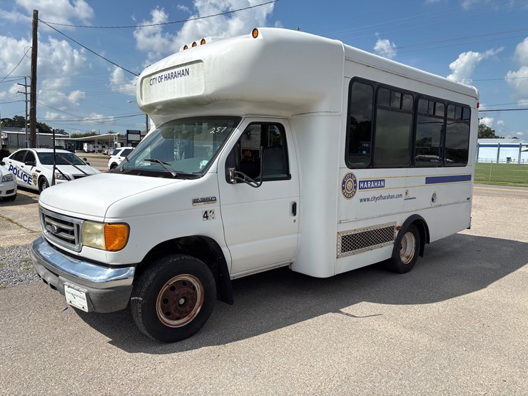 2007-ford-e350-image-1