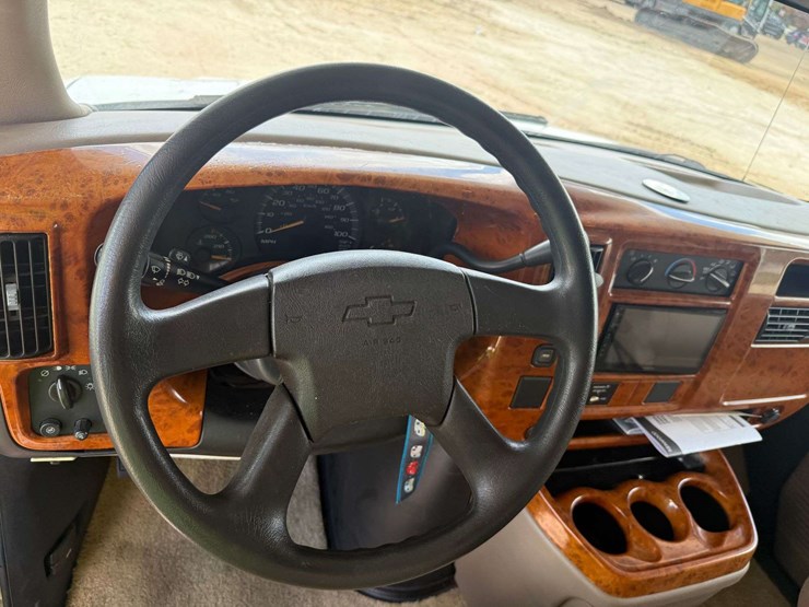 2007-chevrolet-express-"chateau"-(72,384-miles)-image-26