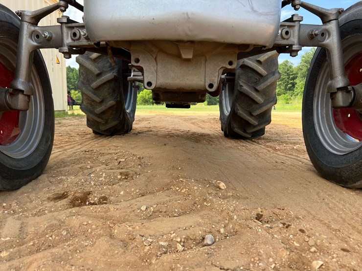 massey-ferguson-135-image-6