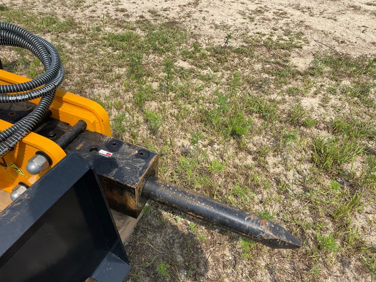 #9761-•-wolverine-universal-mount-concrete-breaker-attachment-image-4
