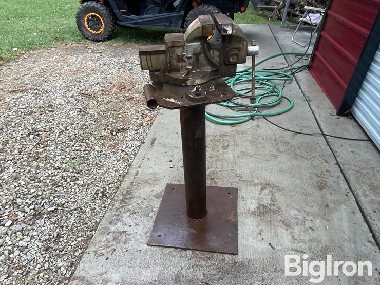k-tool-6"-free-standing-hand-vice-image-8