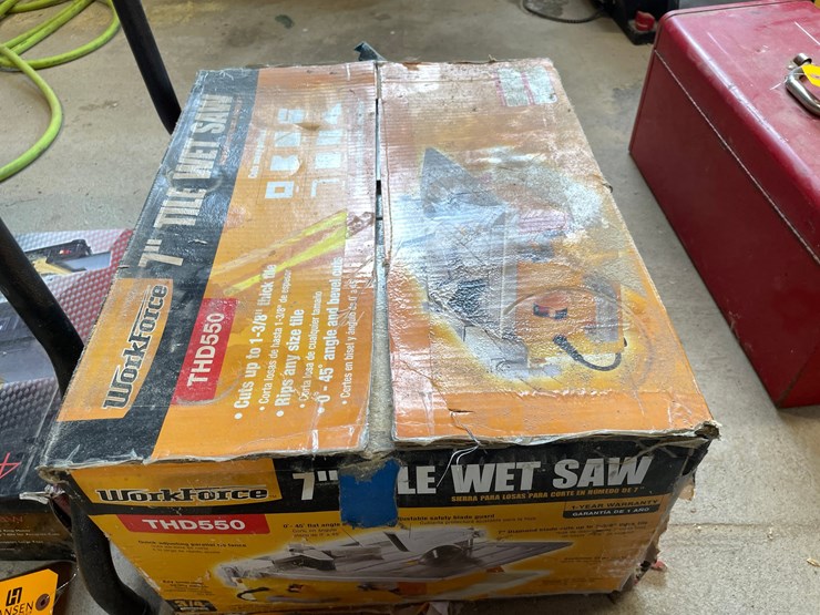 #10124-•-workforce-7"-tile-wet-saw-image-1