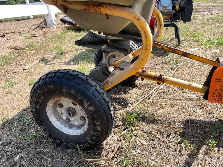 #7964-•-yardworks-towable-lawn-spreader-image-4