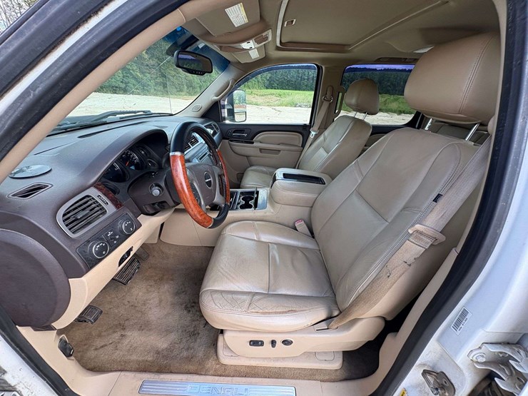 2013-gmc-sierra-2500hd-image-12