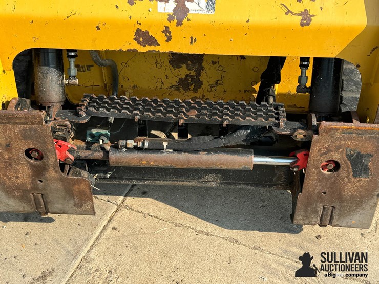 2014-caterpillar-259d-image-10