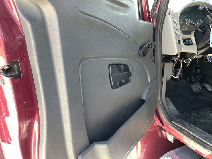 2012-international-durastar-4300-image-9