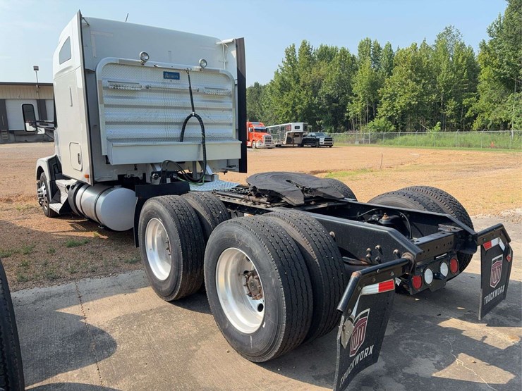 2022-kenworth-t680-image-5
