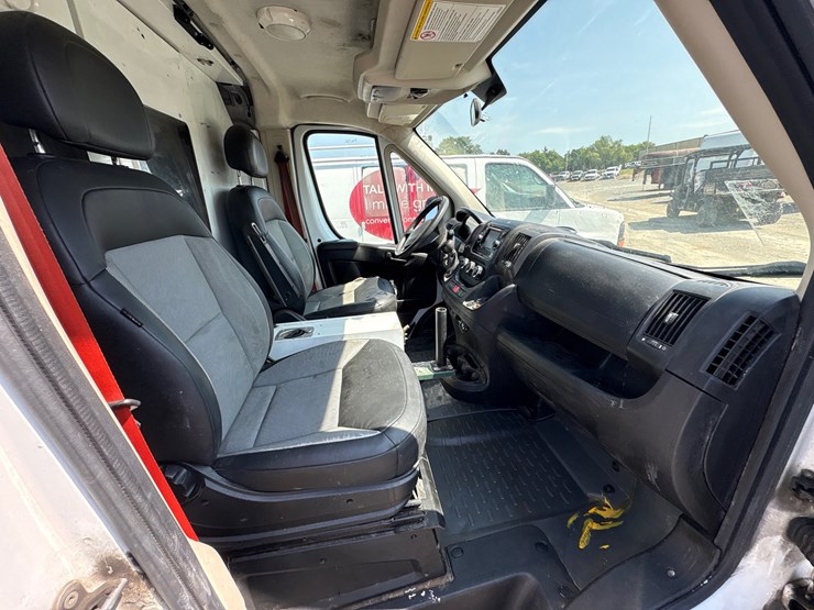 2015-ram-promaster-1500-image-7