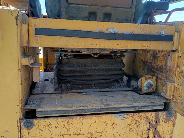 caterpillar-d4c-image-31