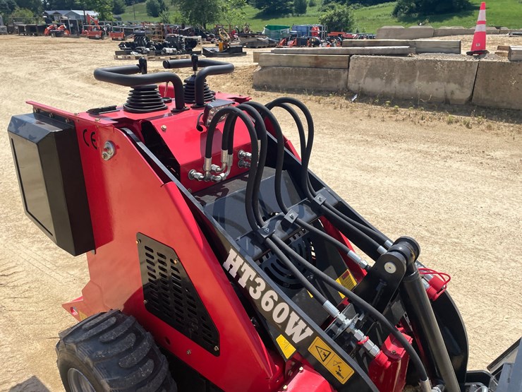 #416-•-new-ht360-mini-wheel-skid-steer-image-18