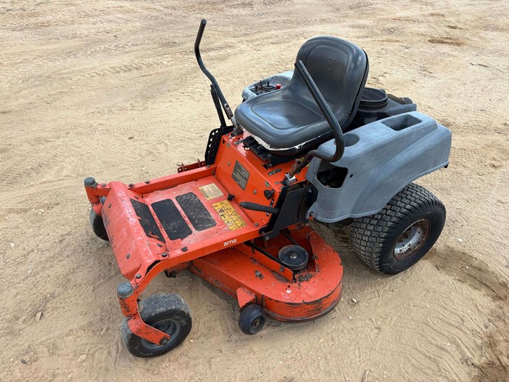 husqvarna-42"-zero-turn-lawn-mower-image-1