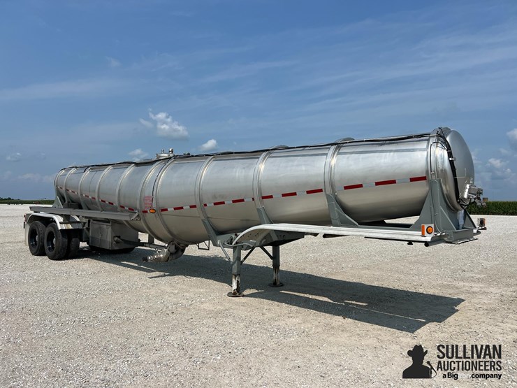 1976-polar-tanker-image-3