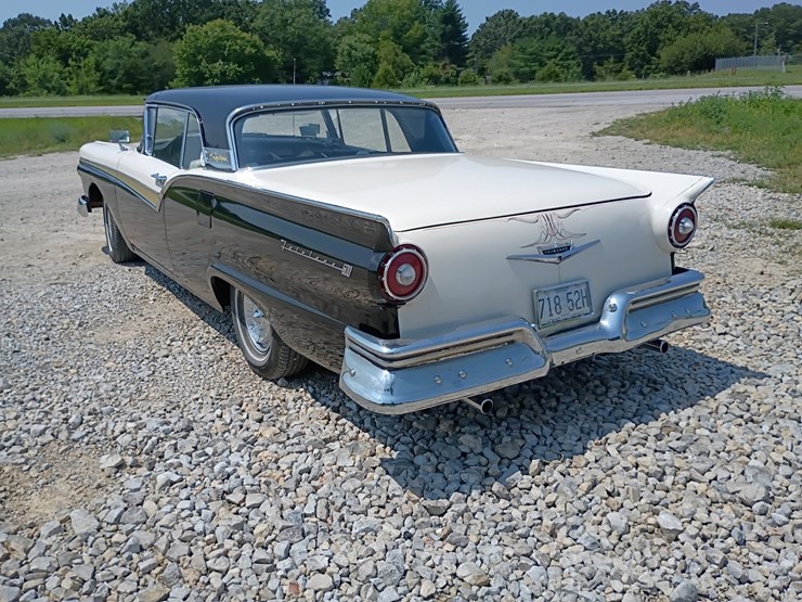 1957-ford-500-image-5