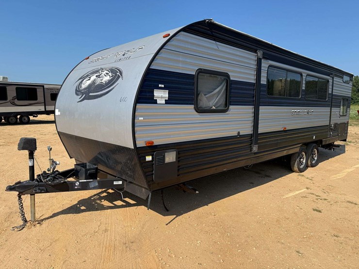 2022-grey-wolf-bumper-pull-camper-image-1