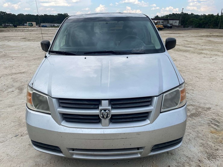 2009-dodge-caravan-image-5