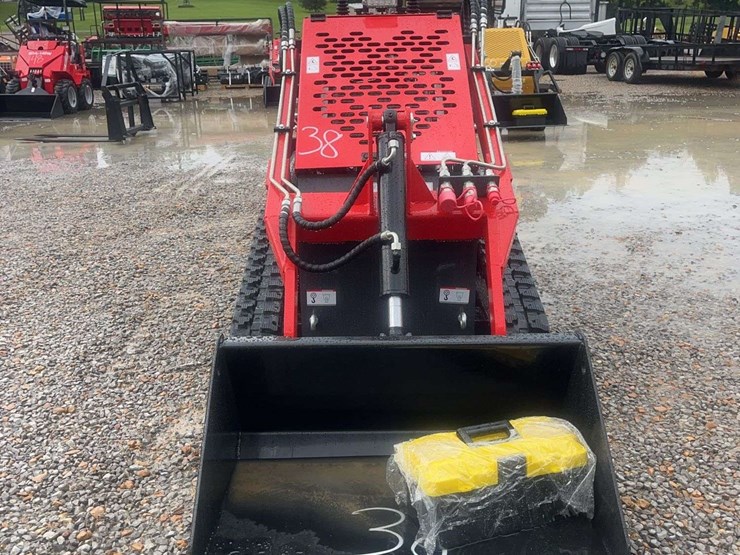 agt-skid-steer-loader-image-7