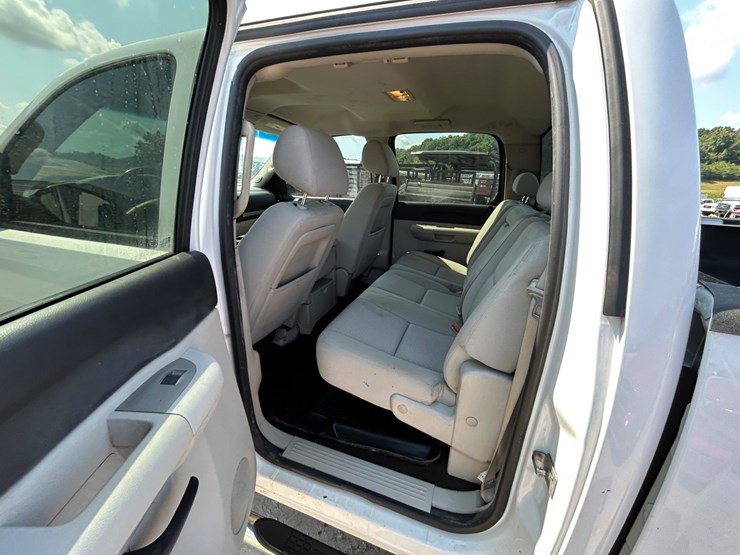 2011-chevrolet-1500-image-10