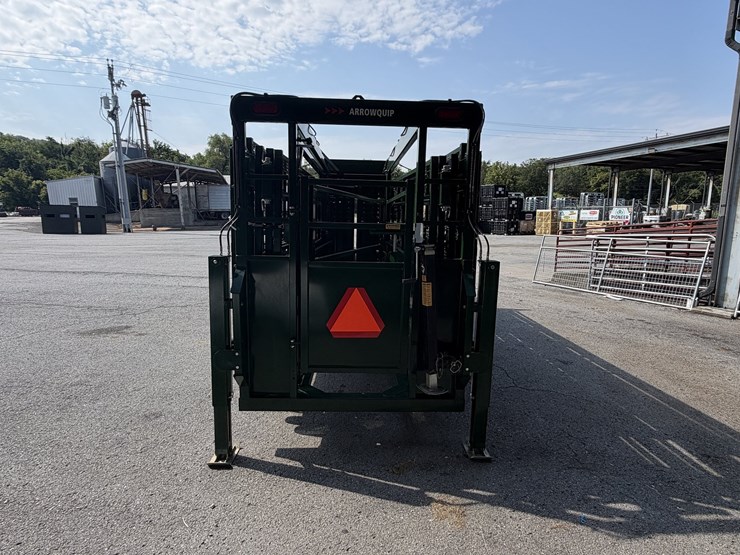 new/unused-arrowquip-heeler-75c-portable-corral,-chute-and-alley-image-4