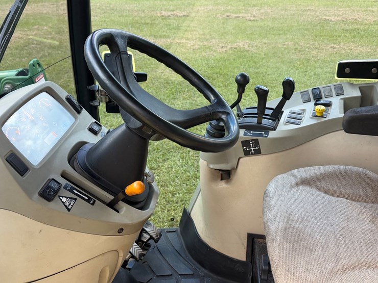 john-deere-3520-image-9