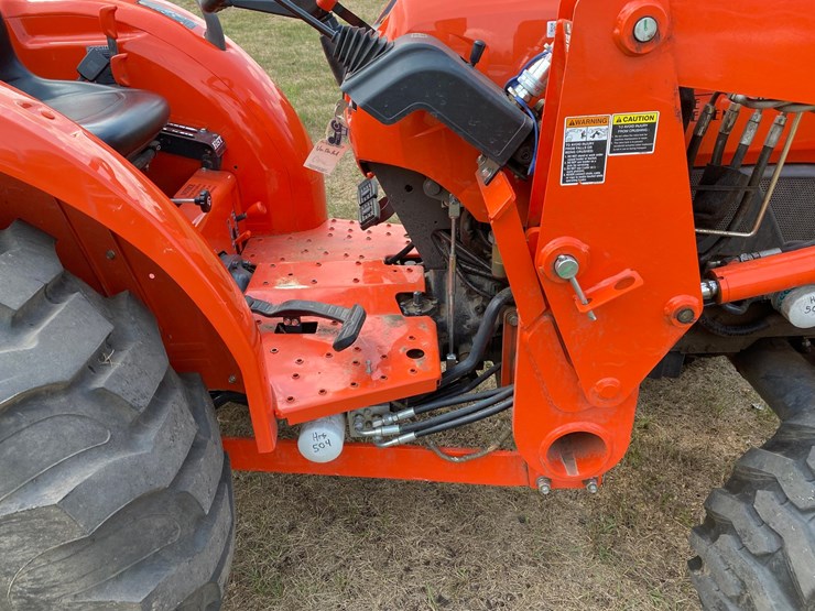 2019-kubota-l4701d-image-31