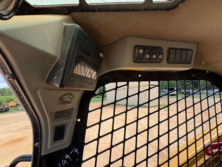 2019-caterpillar-299d2-image-10