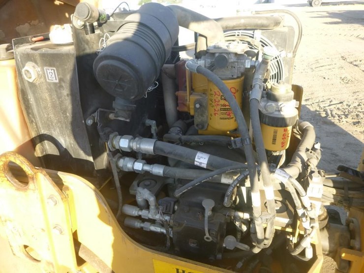 2013-caterpillar-cb22-image-19