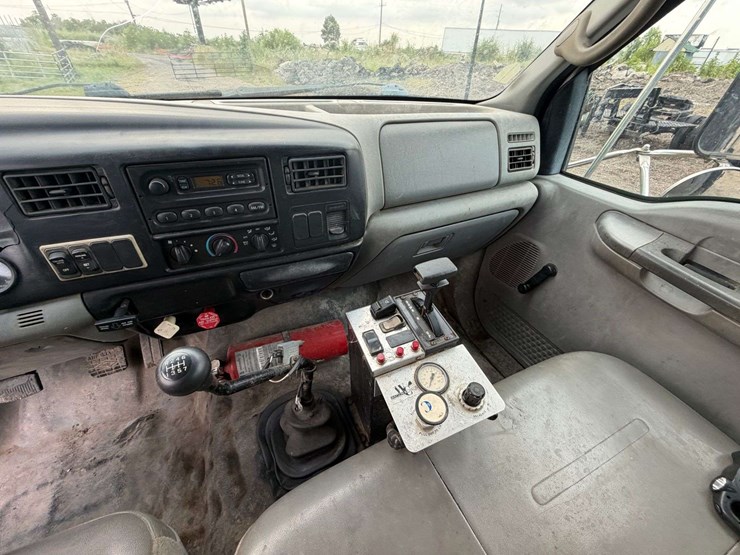 2006-ford-f750-image-22