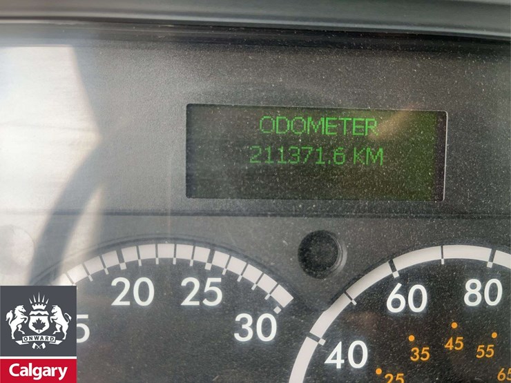2016-freightliner-114sd-image-23