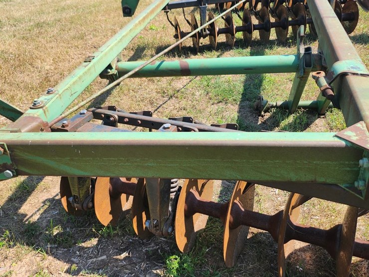 john-deere-235-image-14