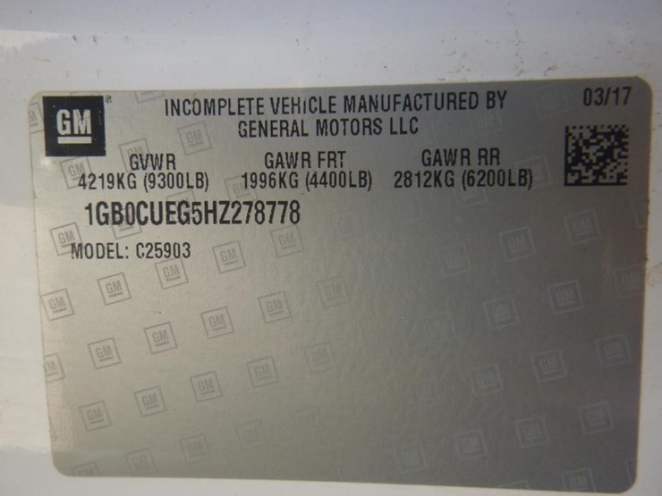 2017-chevrolet-2500hd-image-16