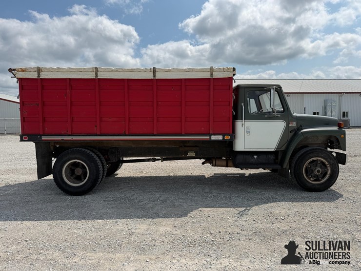 1984-international-s1700-image-4