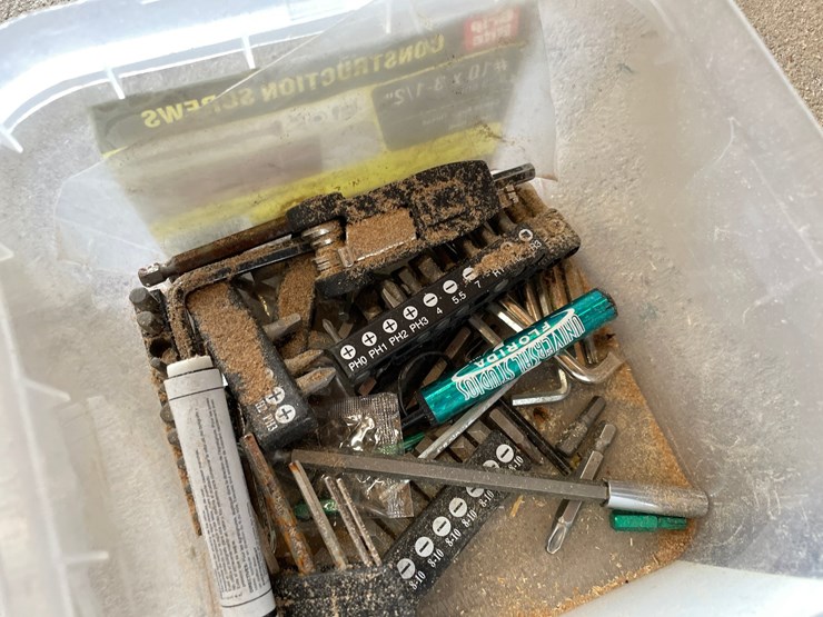 #10156-•-various-fasteners-and-drill-bits-image-3