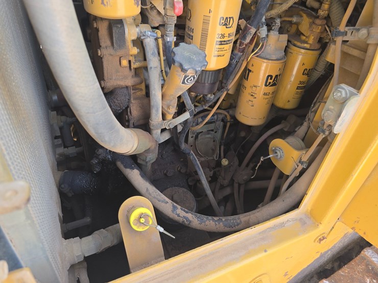 caterpillar-953d-image-64