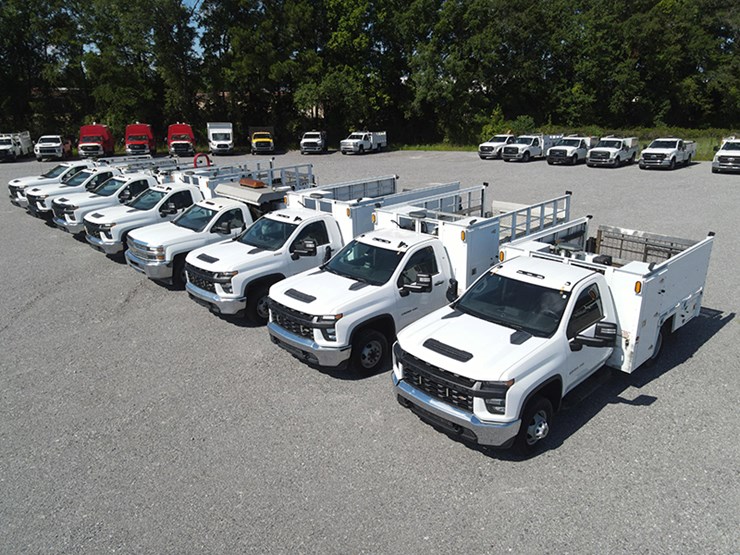 2022-chevrolet-silverado-3500-image-1