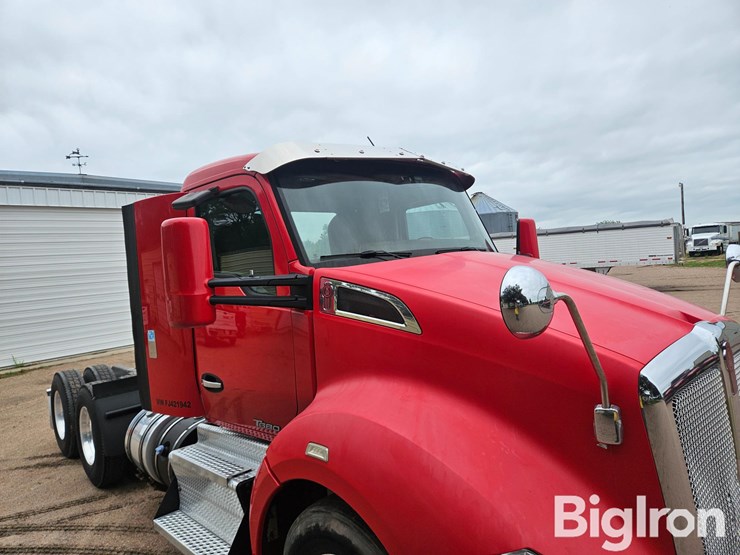 2015-kenworth-t660-image-14