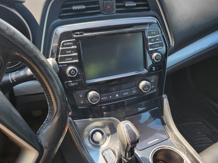 #2809-•-2016-nissan-maxima-sl-(has-wi-title)-image-13