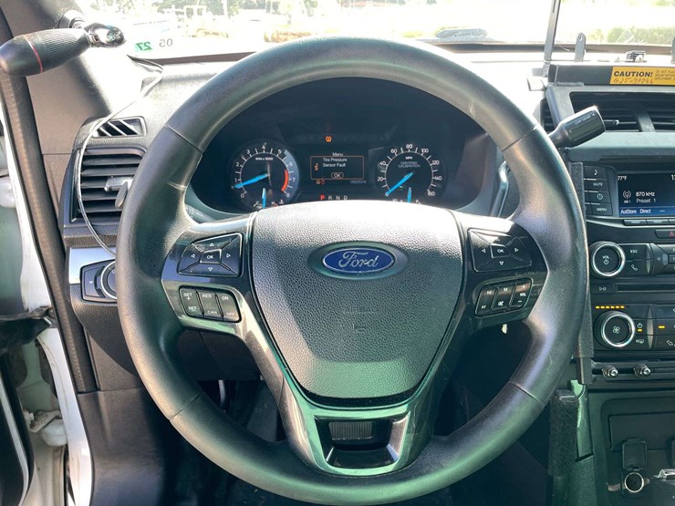 2018-ford-explorer-image-12