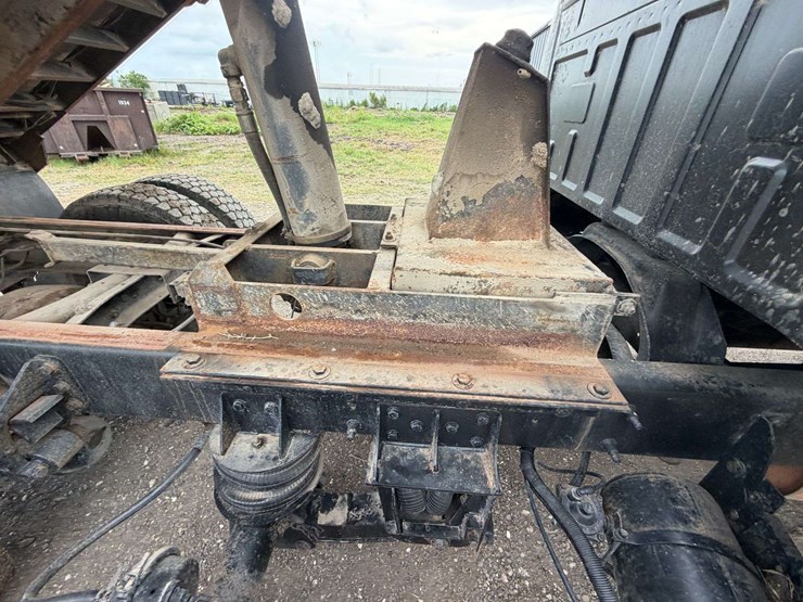 2006-ford-f750-image-33