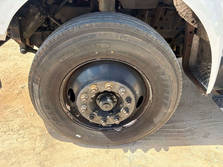 2013-ford-f750-image-9